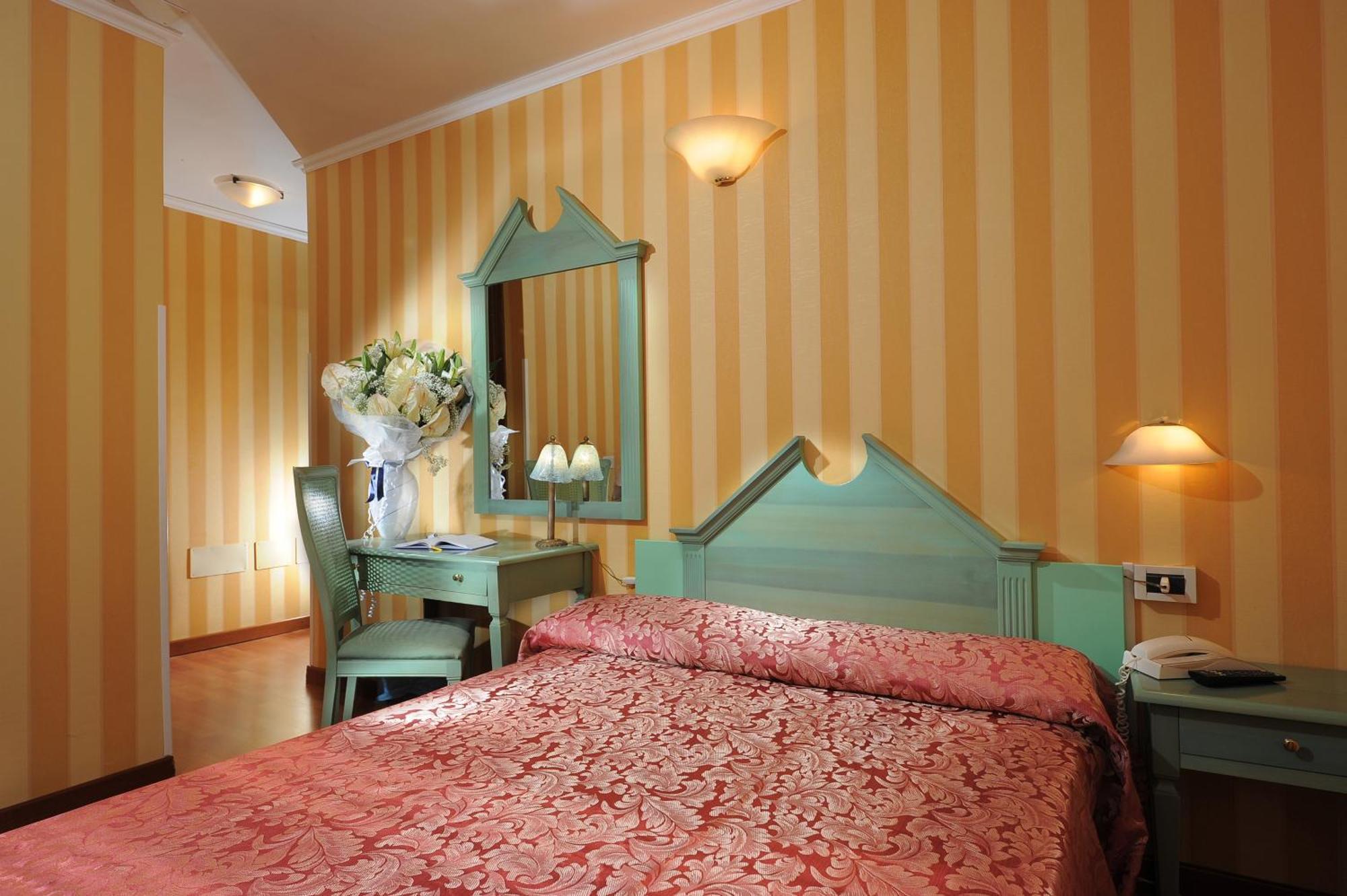 Double or Twin Room,961708507:JPEG